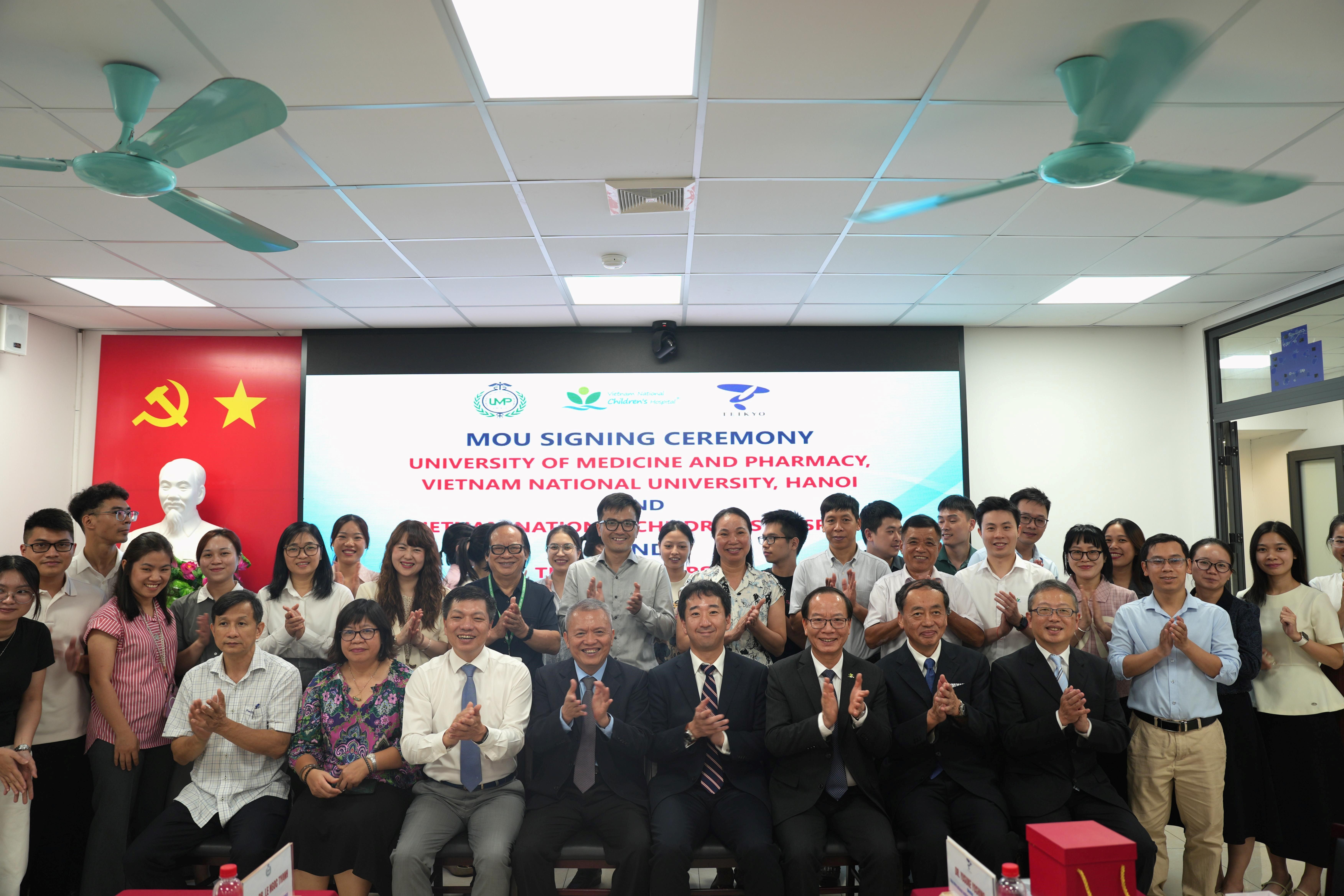 Từ trao đổi chuyên môn đến hợp tác chiến lược: Trường Đại học Y Dược, ĐHQGHN mở rộng hợp tác với Đại học Teikyo và Bệnh viện Nhi Trung ương